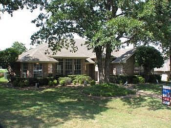 1st image of 1139 Bent Oaks Dr