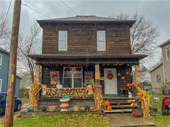 308 E 10th St, Trenton, MO 64683