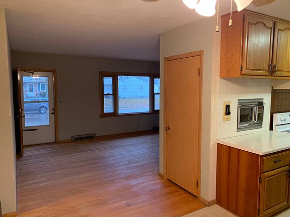 3rd image of 3612 Volquardsen Ave