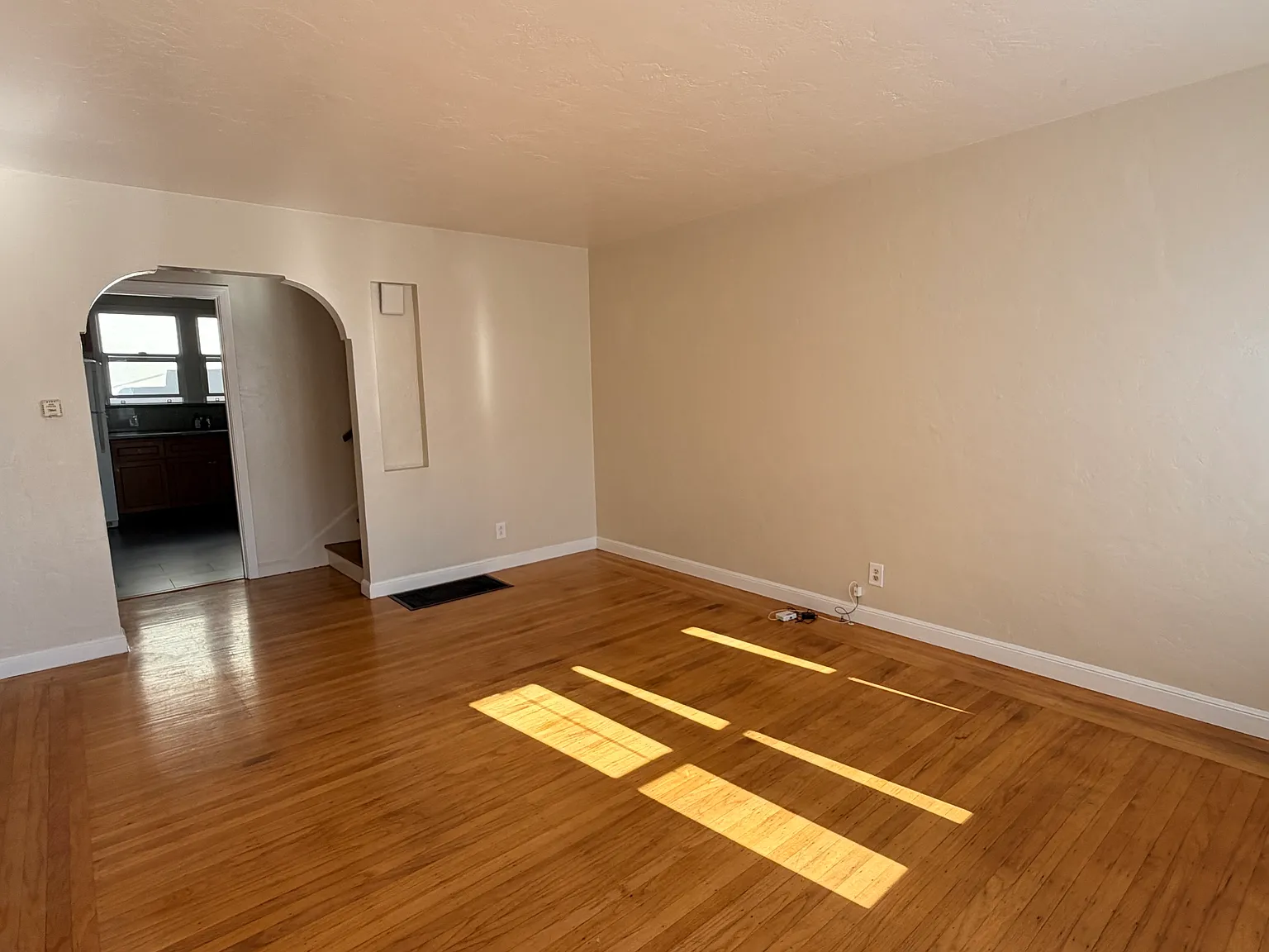 2 bed, 900 sqft, $2,975 — Photo 3