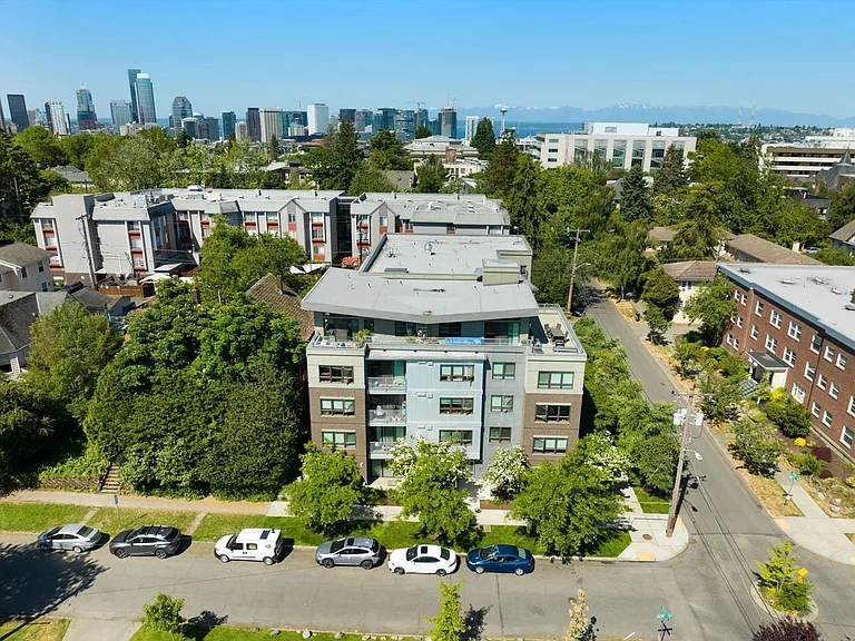 Denny 18 Apartments — Photo 11