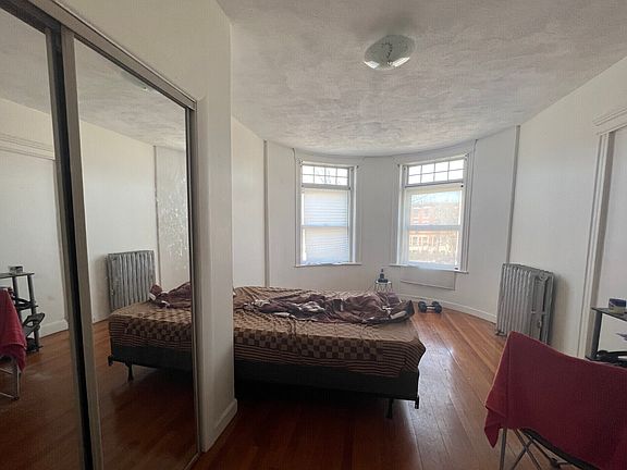 4th image of 1905 Beacon St APT 2F