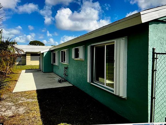 3rd image of 2208 SE Rich St