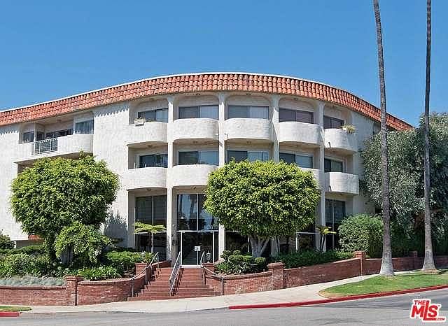 1st image of 836 S Bundy Dr APT 402