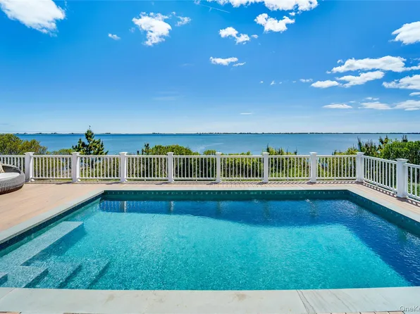 43 Tarpon Road, East Quogue, NY 11942