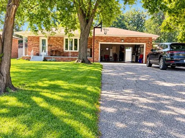 569 Lesperance Rd, Tecumseh, ON N8N 1W5