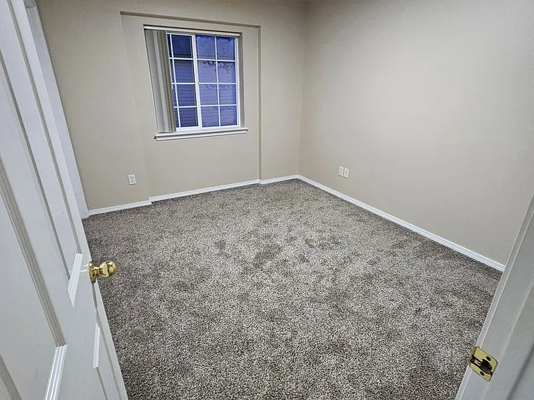 7521 W Tottenham Ln — Photo 13