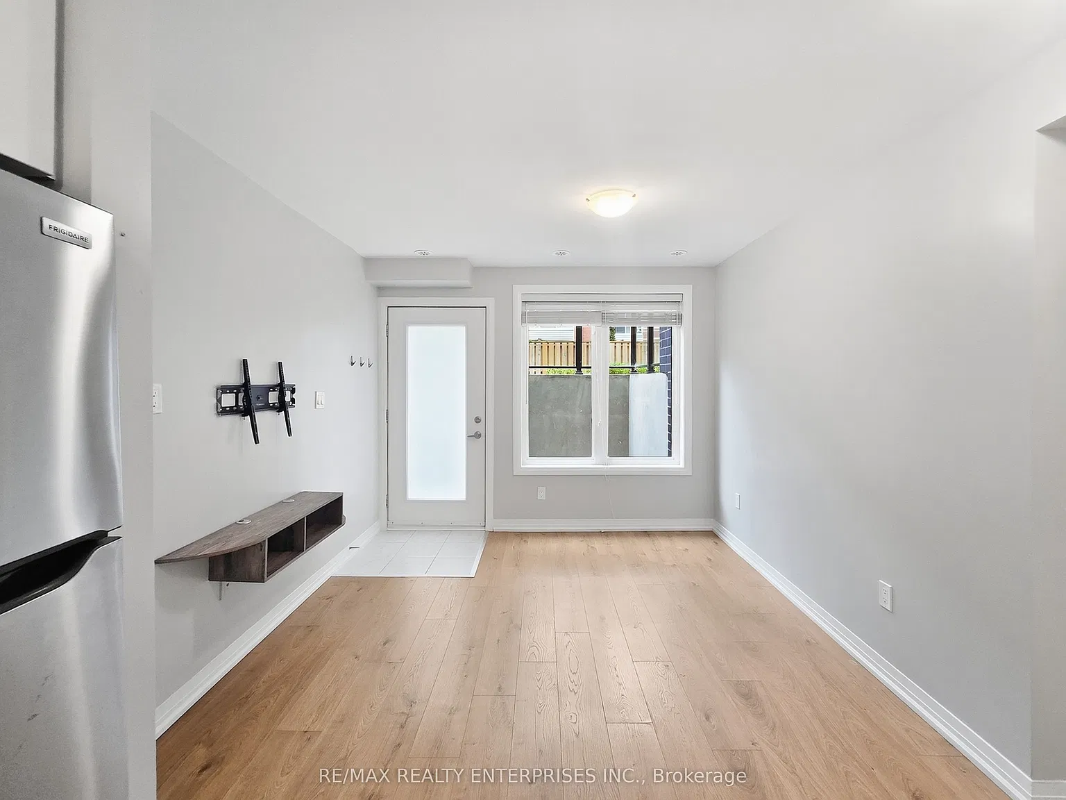 1 bed, $2,100 — Photo 3