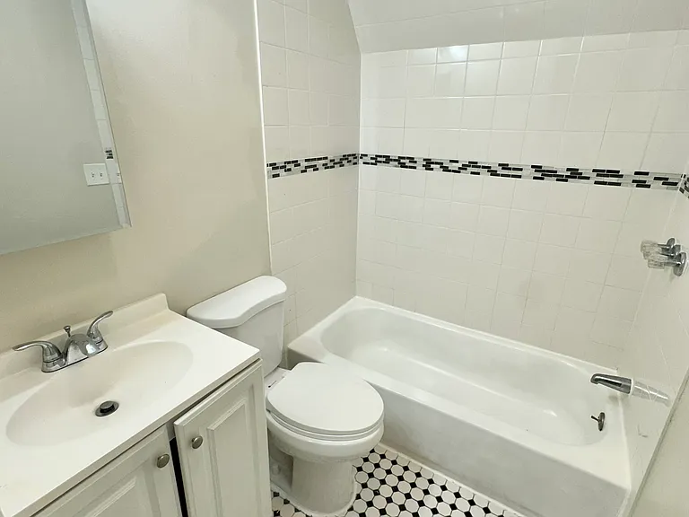 86 Stuyvesant Ave #3A — Photo 6