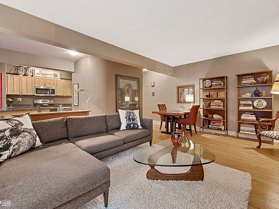 4th image of 5048 N Marine Dr APT B5