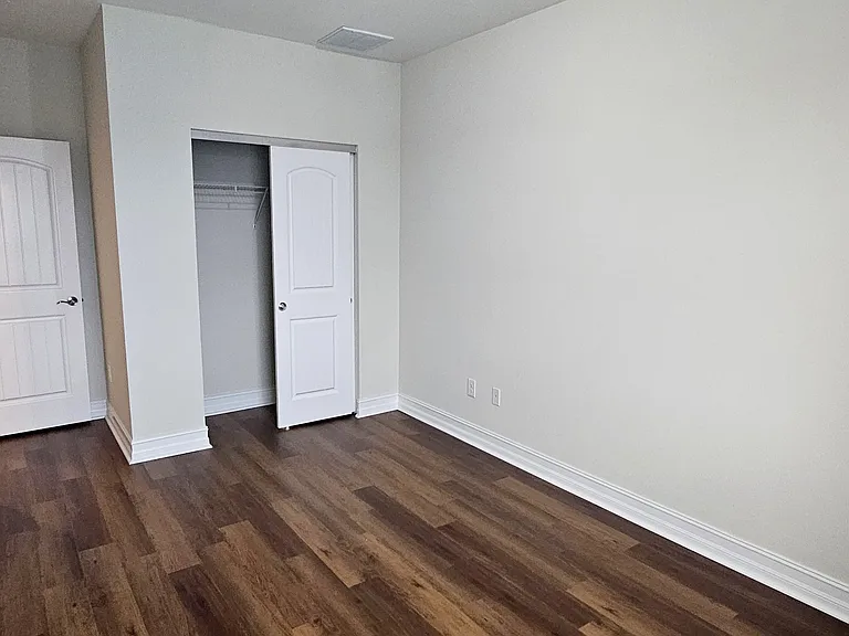 7135 Greenwood Park Cir #105 — Photo 16