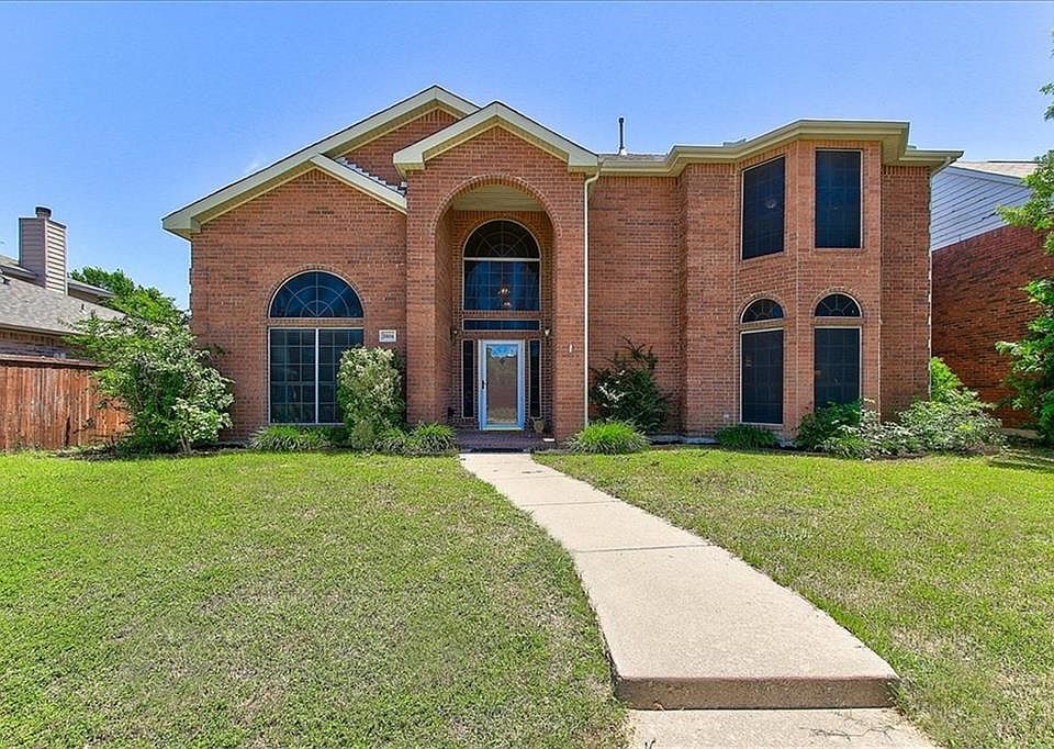 1st image of 2804 Peak Dr