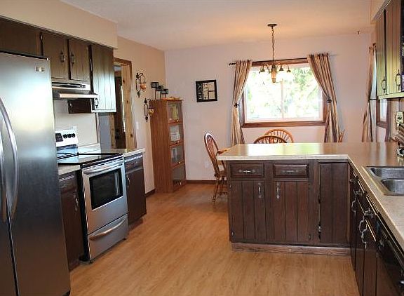 4th image of 2323 10th Ave S