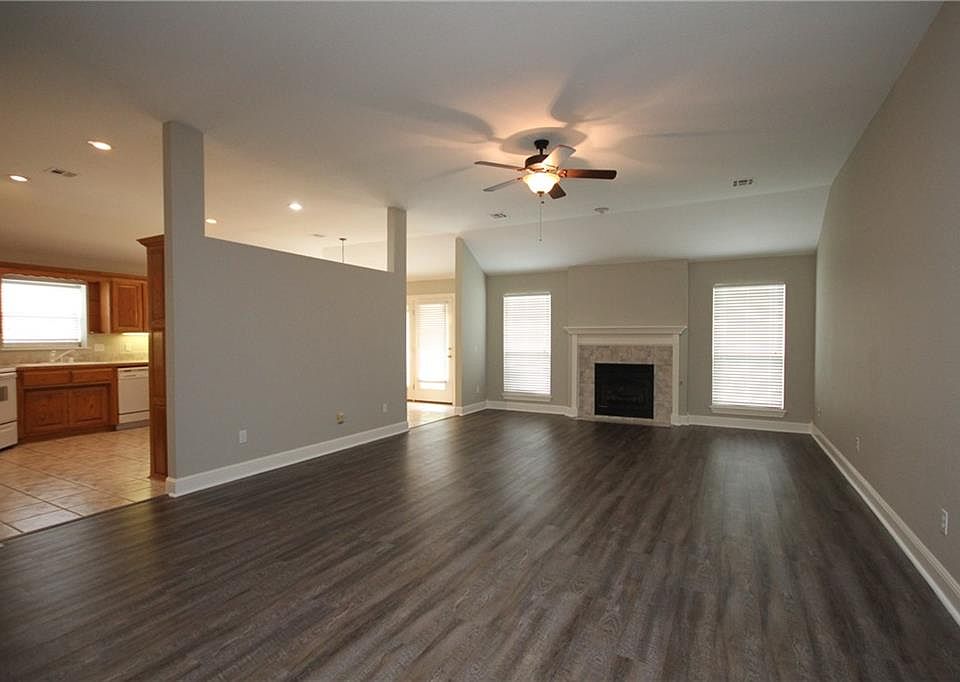 1st image of 1403 Barberry Ln