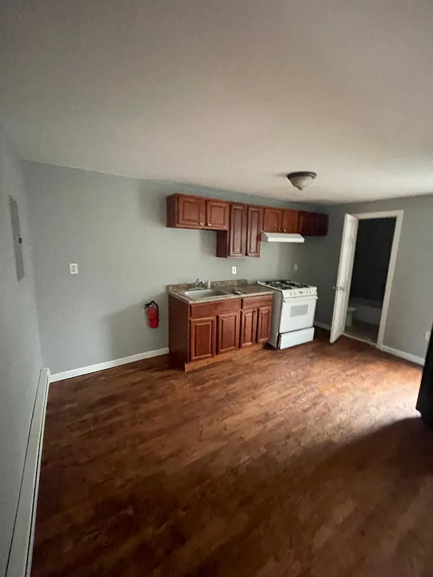 447 Marshall St APT 3 photo 1