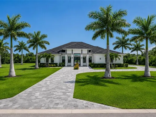 9974 Winterview DR, NAPLES, FL 34109