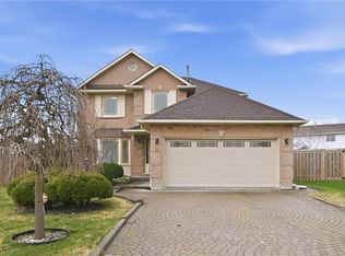 18 Regal Dr, Hamilton, ON L8W2P4