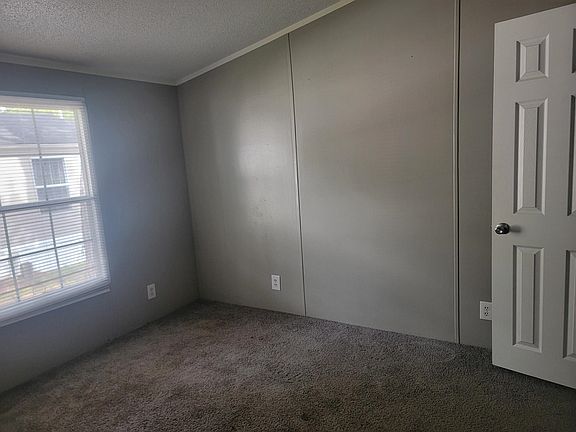 5th image of 3141 S Oliver Dr