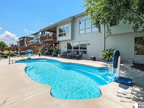 5th image of 6215 N 153rd St