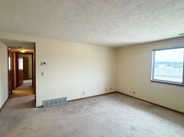 Lamplighter Properties -, 2675 N 93rd St APT 208, Omaha, NE 68134