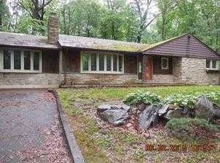 3221 Woodlea Rd, Orefield, PA 18069