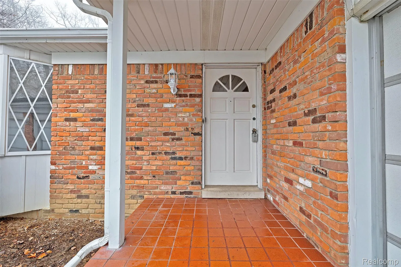 5936 Warbler Dr photo 1