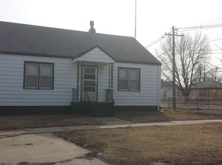 301 E 7th St, Hoisington, KS 67544