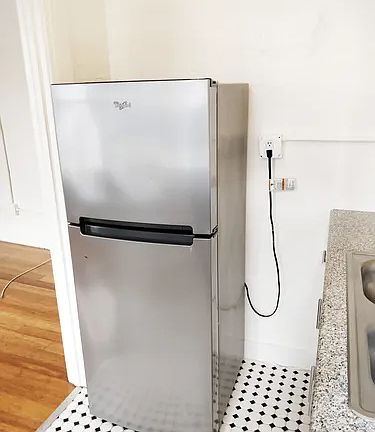 3rd image of 916 Georgia St #7132937fa
