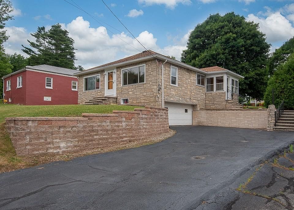 1st image of 6 Fairview Park Rd