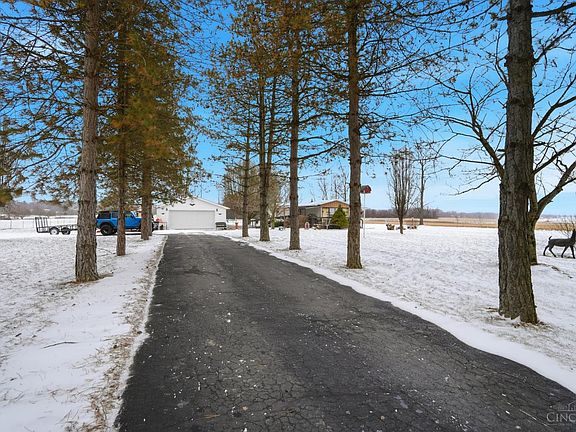 3rd image of 10823 Noble Rd