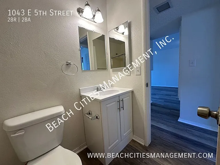 1043 E 5th St #104 — Photo 24