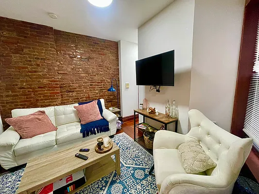 Rented by Bond New York | media 19