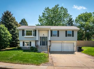 533 7th Ave SW, Dickinson, ND 58601