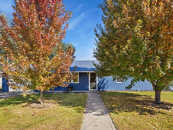 2nd image of W7848 Maple DRIVE