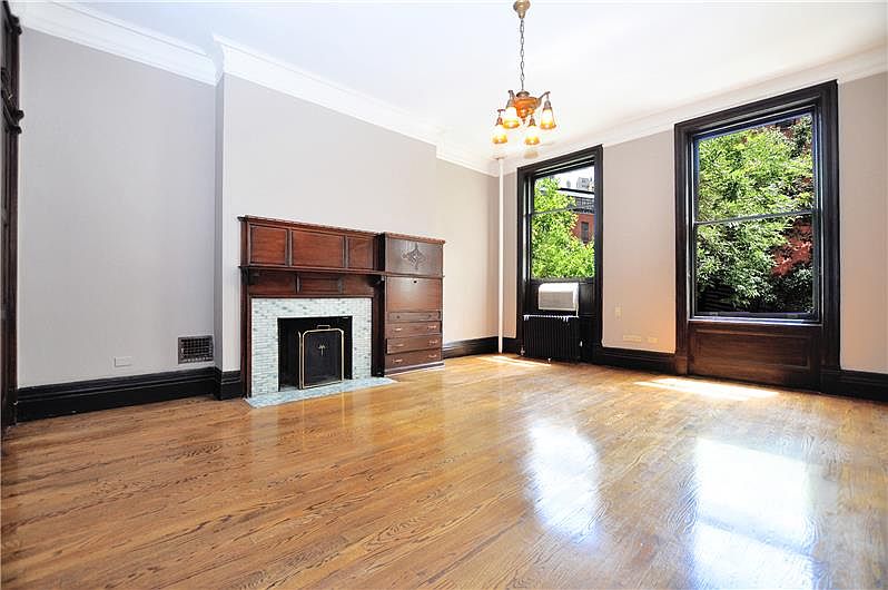 1st image of 5 E 10th St APT 3S