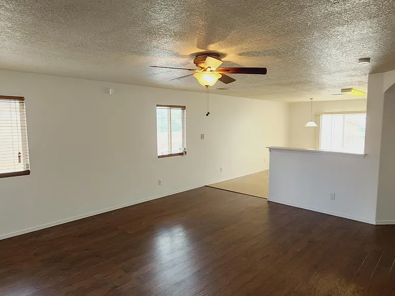 1008 Saw Mill Rd NE — Photo 7