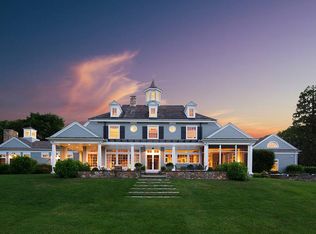 499 Queens Grant Rd, Fairfield, CT 06824