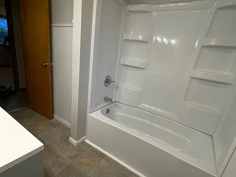 1580 James Dr — Photo 3