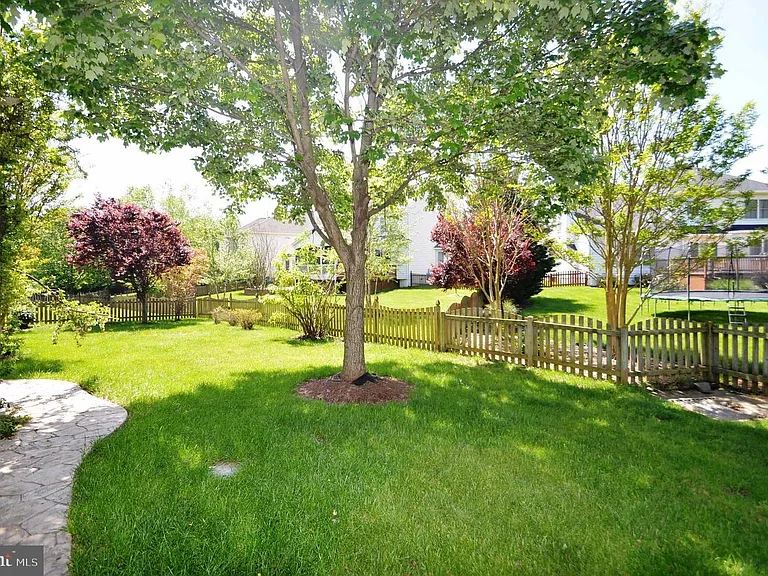 43706 Mink Meadows St — Photo 18
