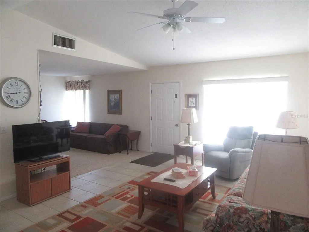 2 bed, 2.0 bath, 1080 sqft, $2,000 — Photo 3