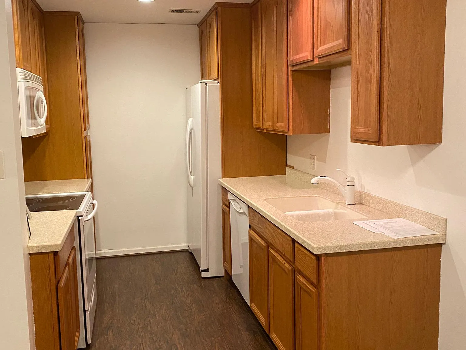 2 bed, 972 sqft, $1,900 — Photo 3