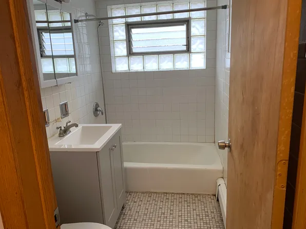 9765 S Kedzie Ave APT 3E, Evergreen Park, IL 60805