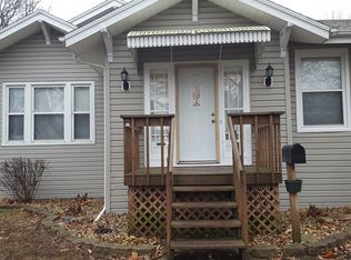280 E 1st St, El Paso, IL