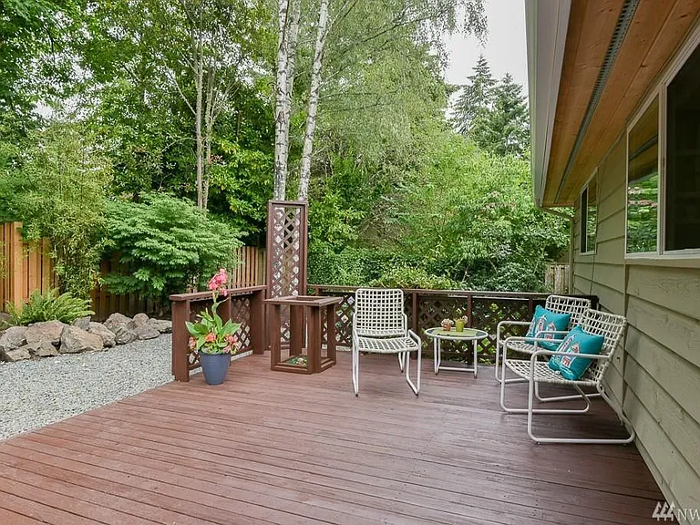 19044 5th Ave NE — Photo 18
