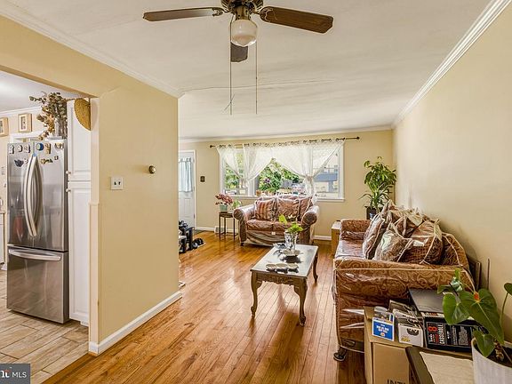 4th image of 515 Douglas Dr