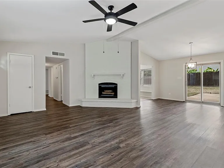 2601 Knoll Trl — Photo 23