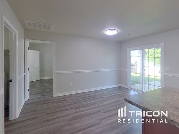 4th image of 827 Dove Creek Ct