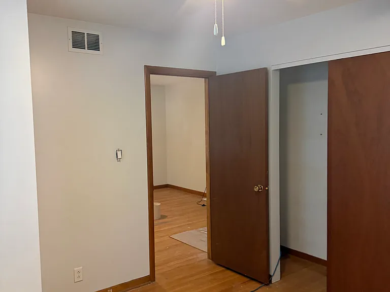 220 Morris St — Photo 4