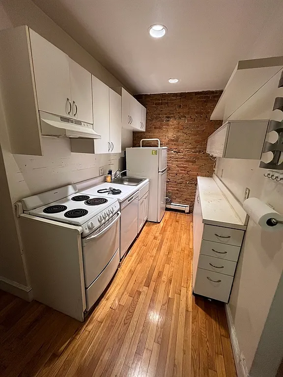 2 bed, 1.0 bath, 760 sqft, $3,350 — Photo 4