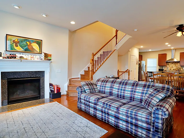9612 Stockwell Ln — Photo 13
